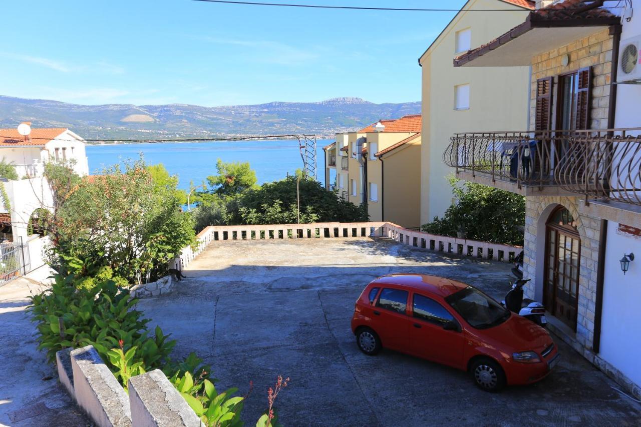 טרוגיר Apartments By The Sea Arbanija, Ciovo - 17332 מראה חיצוני תמונה