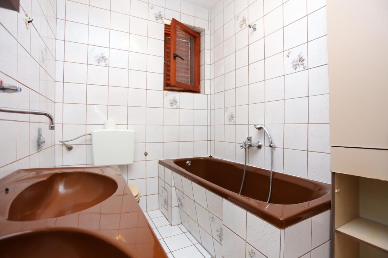 טרוגיר Apartments By The Sea Arbanija, Ciovo - 17332 מראה חיצוני תמונה