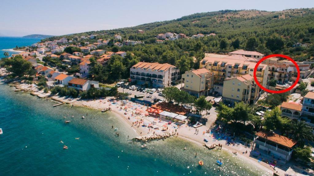 טרוגיר Apartments By The Sea Arbanija, Ciovo - 17332 מראה חיצוני תמונה